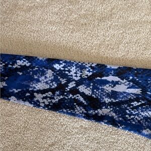 ALO Yoga Blue Patterned Pants